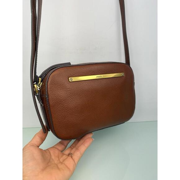 Fossil Handbags - Fossil Liza Crossbody Bag Brown Pebbled Leather Camera Bag Brass Hardware Nwot